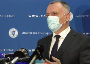 Părinții pot refuza completarea formularului de consimțământ