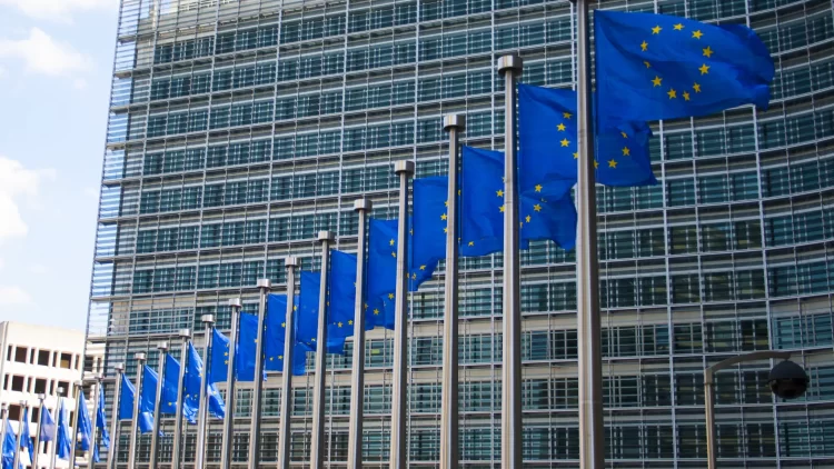 bani pentru presa independentă. comisia europeană pune pe masă 11 milioane de euro