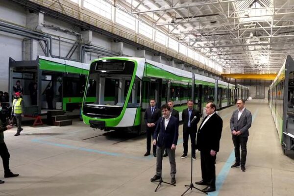 Kovesi și DNA, cu ochii pe 100 tramvaie noi. Nicușor Dan: Firea a dat licitația „cui nu trebuie”