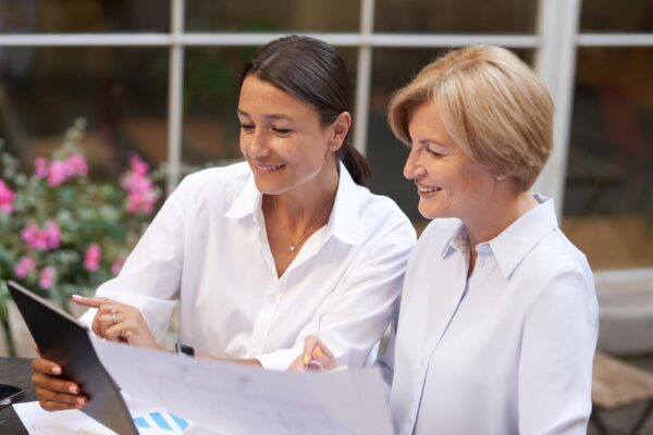 Analize și investigații recomandate pentru femei după 40 de ani