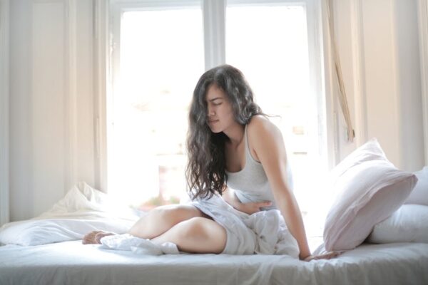 Coșuri în zona intimă? Află cum să le tratezi, ce le provoacă și cum le poți preveni