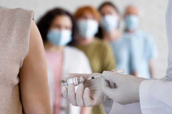 Vaccinul împotriva HPV va fi gratuit până la 26 de ani în România, atât pentru fete, cât și pentru băieți!