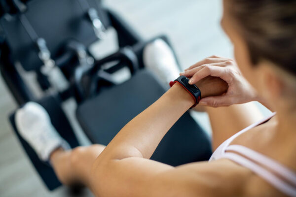Cum alegi un smartwatch bun pentru alergare și fitness