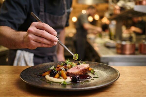 Cum creezi sosuri și preparate signature care diferențiază restaurantul de competitori