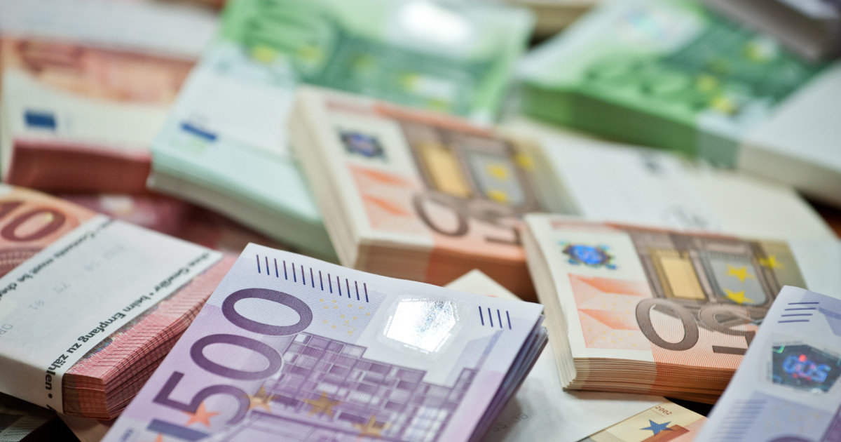 Aproape 700.000 de euro lipsesc de la Vama Otopeni. Poliția cercetează dispariția